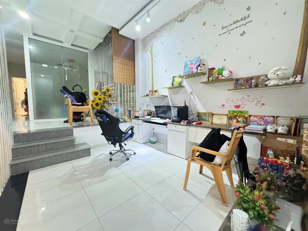 Bán nhà quận 8 mặt tiền mai hắc đế , 144m2, 4 lầu, 5pn chỉ 11,5 tỷ