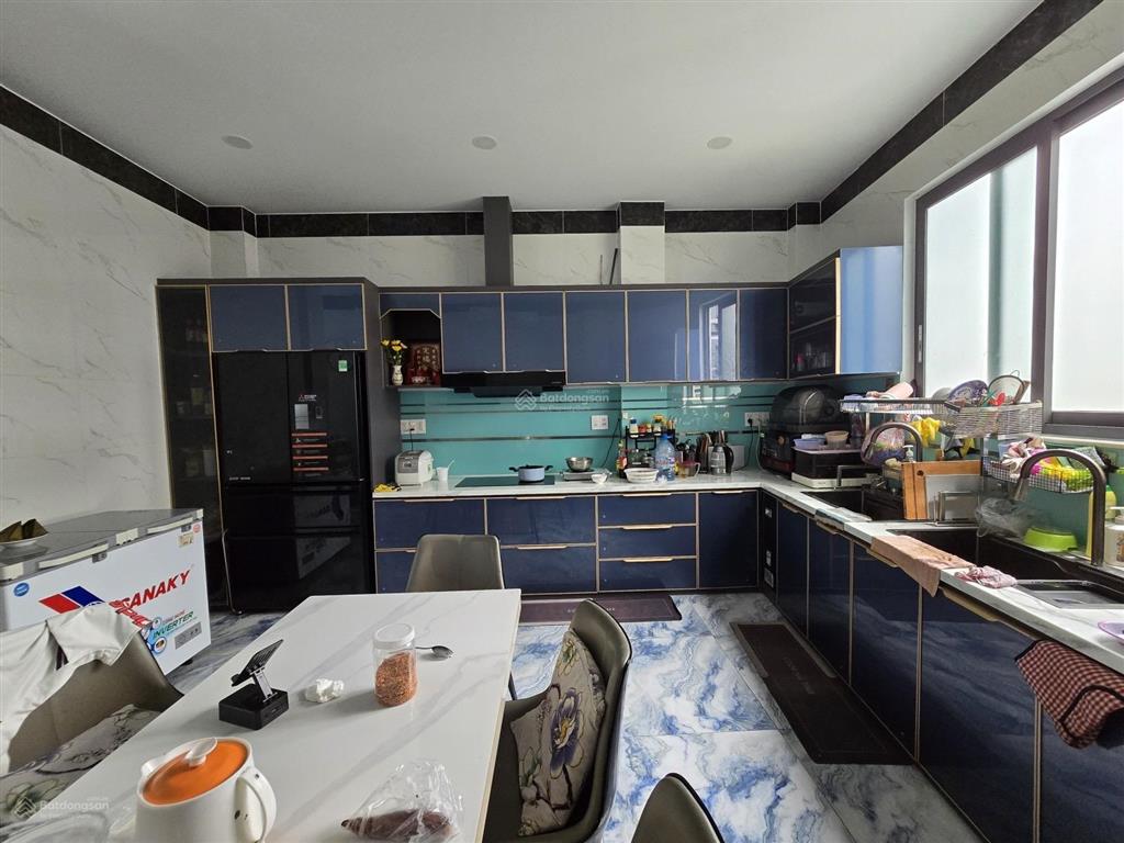 Bán nhà mặt tiền quận 8 , 5p qua q1 , 6 lầu, thang máy , 106m2 chỉ 25 tỷ