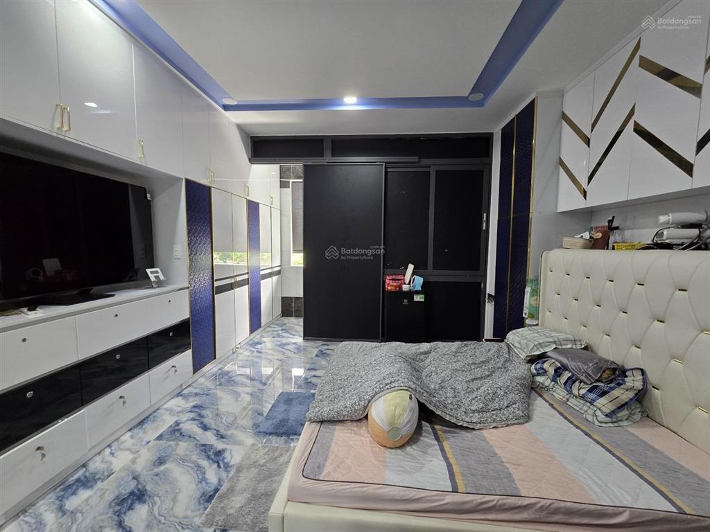 Bán nhà mặt tiền quận 8 , 5p qua q1 , 6 lầu, thang máy , 106m2 chỉ 25 tỷ