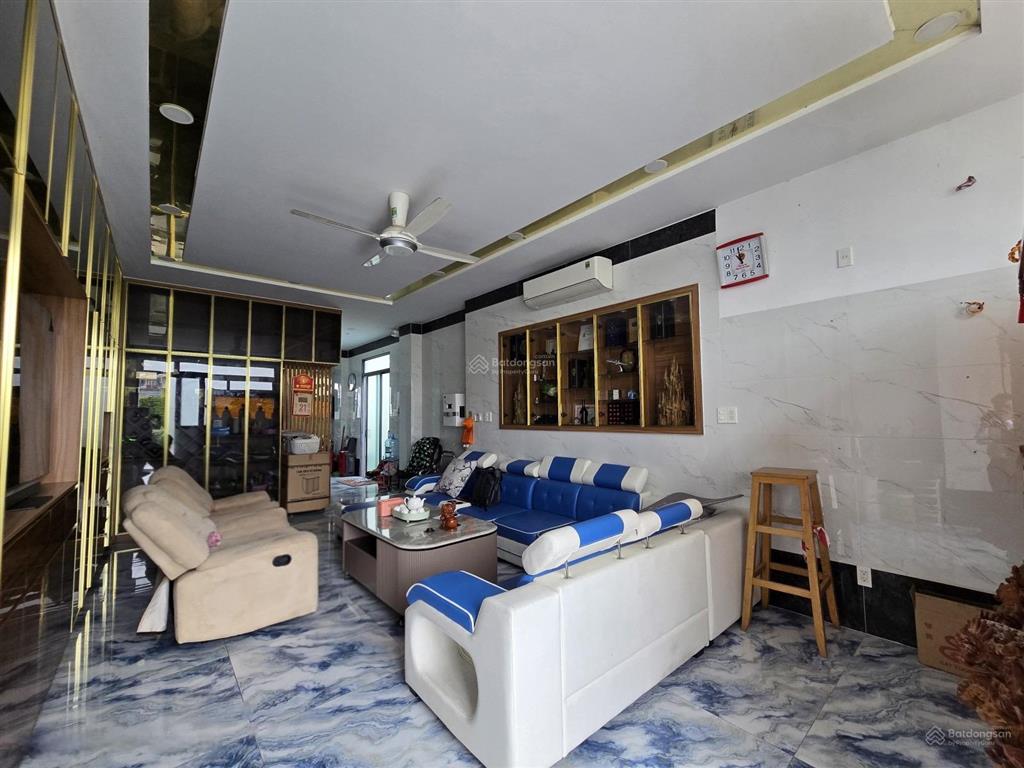 Bán nhà mặt tiền quận 8 , 5p qua q1 , 6 lầu, thang máy , 106m2 chỉ 25 tỷ