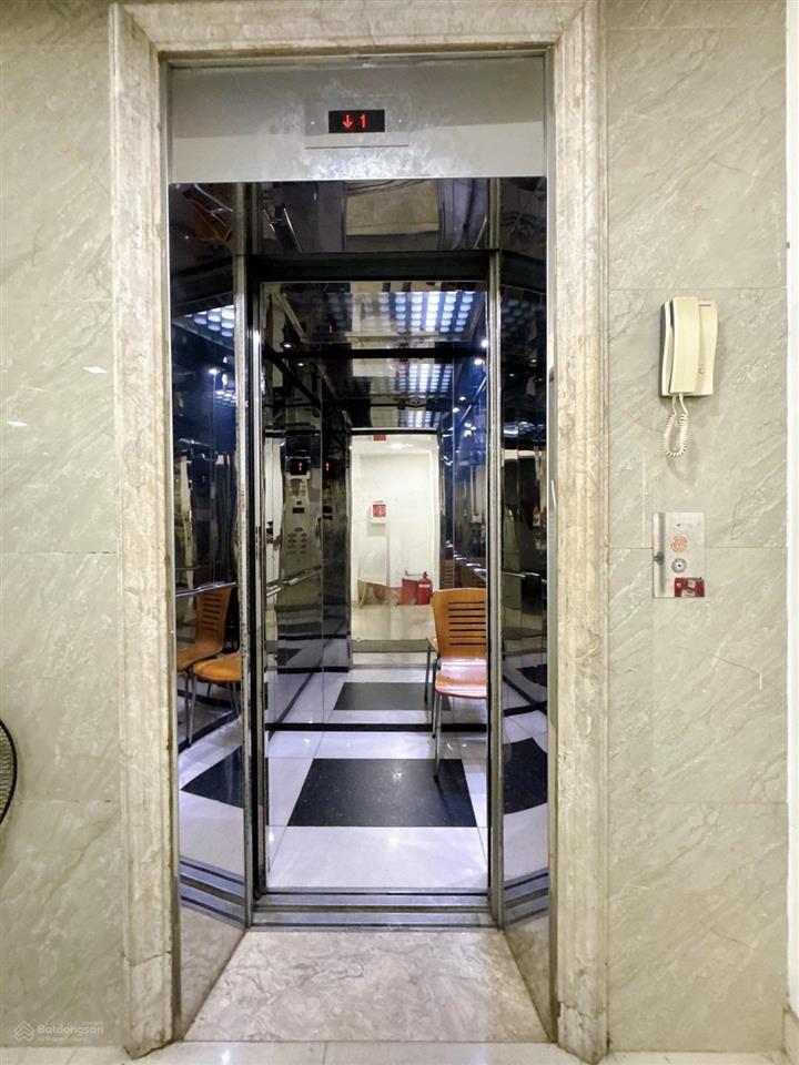 Bán tòa nhà mặt tiền bình thạnh, hầm, 8 lầu, thang máy chỉ 34,5 tỷ