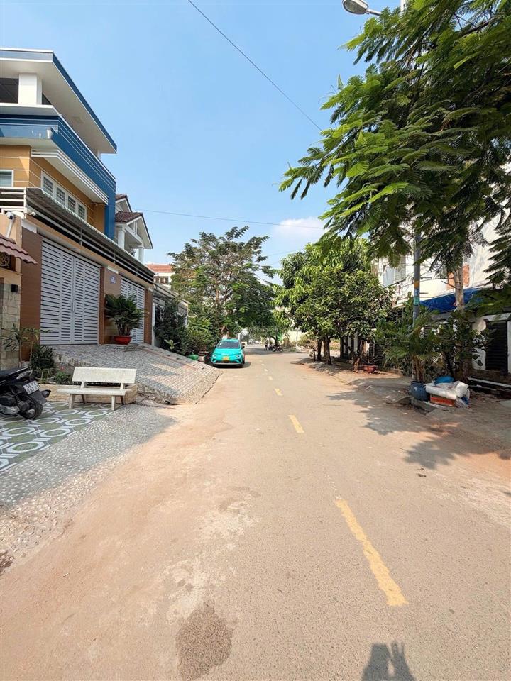 Bán đất xây biệt thự, nhà, kdc gia hoà, phong phú 144m2, 8x18m chỉ 7 tỷ