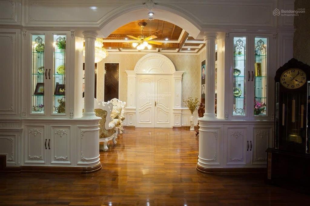 Bán nhà mặt tiền thoại ngọc hầu, 362m2 , 5 lầu, 9pn , thang máy , 58 tỷ
