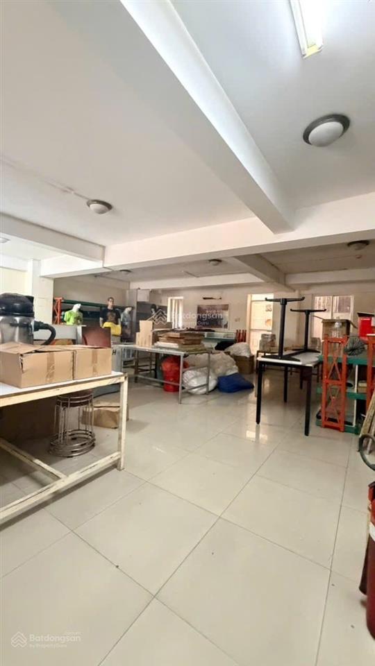 Bán toà nhà hầm, 6 lầu, sân thượng, 200m2 mặt tiền 9a kdc trung sơn