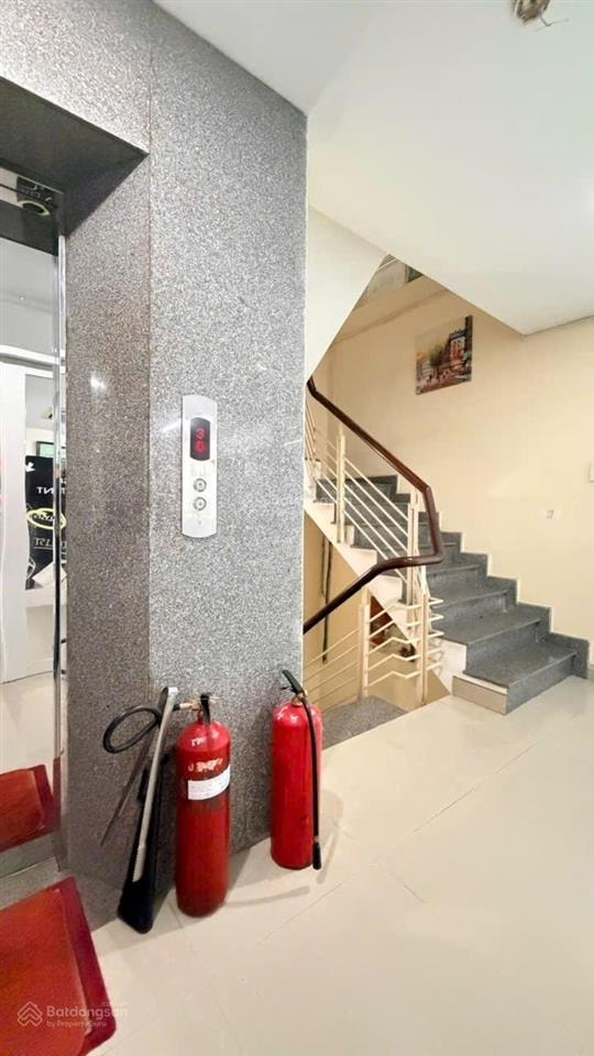 Bán toà nhà hầm, 6 lầu, sân thượng, 200m2 mặt tiền 9a kdc trung sơn