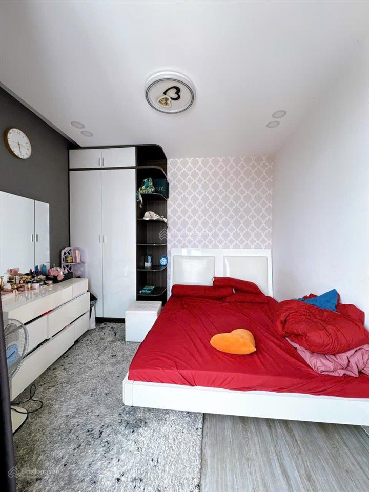 Bán nhà mặt tiền, lô gốc ngay tùng thiện vương q8, 6 lâu chỉ 12,8 tỷ