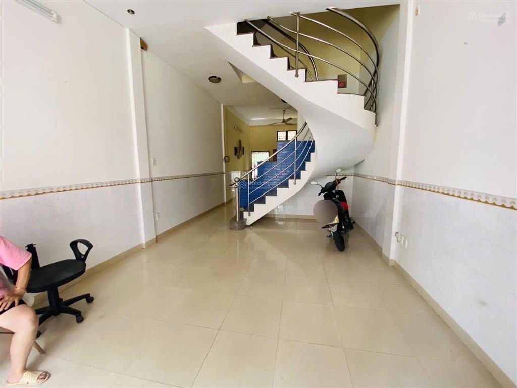 Bán nhà quận 8, mặt tiền khu cao lỗ, 4 lầu chỉ 11,7 tỷ