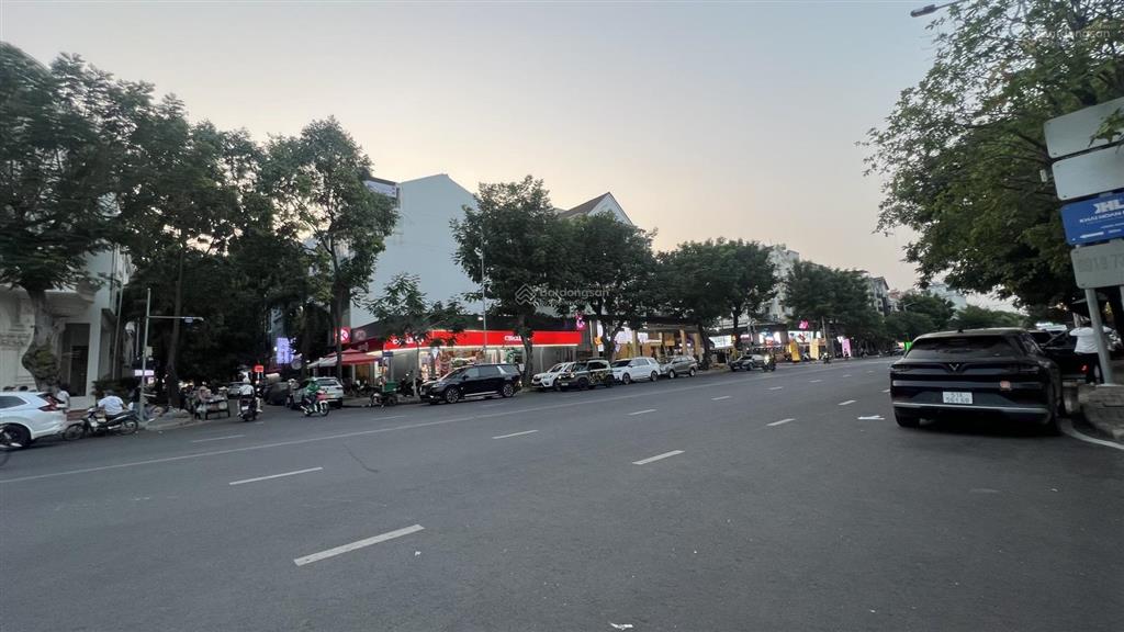 Bán nhà hưng gia 3 , phú mỹ hưng , quận 7 , hầm, 4 lầu, 6pn chỉ 33 tỷ