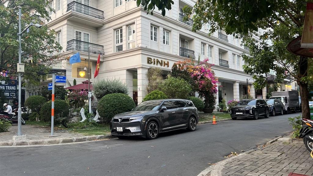 Bán nhà hưng gia 3 , phú mỹ hưng , quận 7 , hầm, 4 lầu, 6pn chỉ 33 tỷ