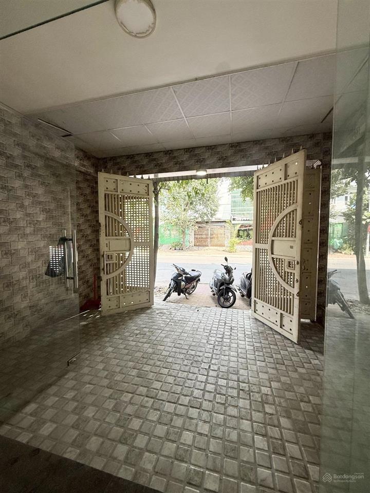 Bán nhà quận 8, mặt tiền lê bôi , 5 lầu, 91m2 chỉ 11 tỷ