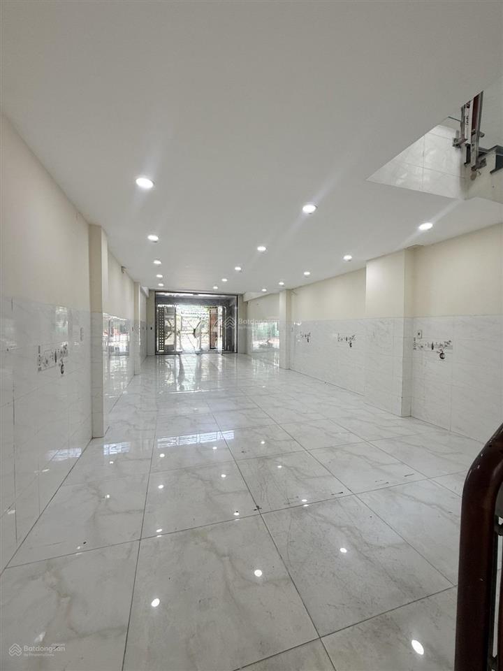 Bán nhà quận 8, mặt tiền lê bôi , 5 lầu, 91m2 chỉ 11 tỷ