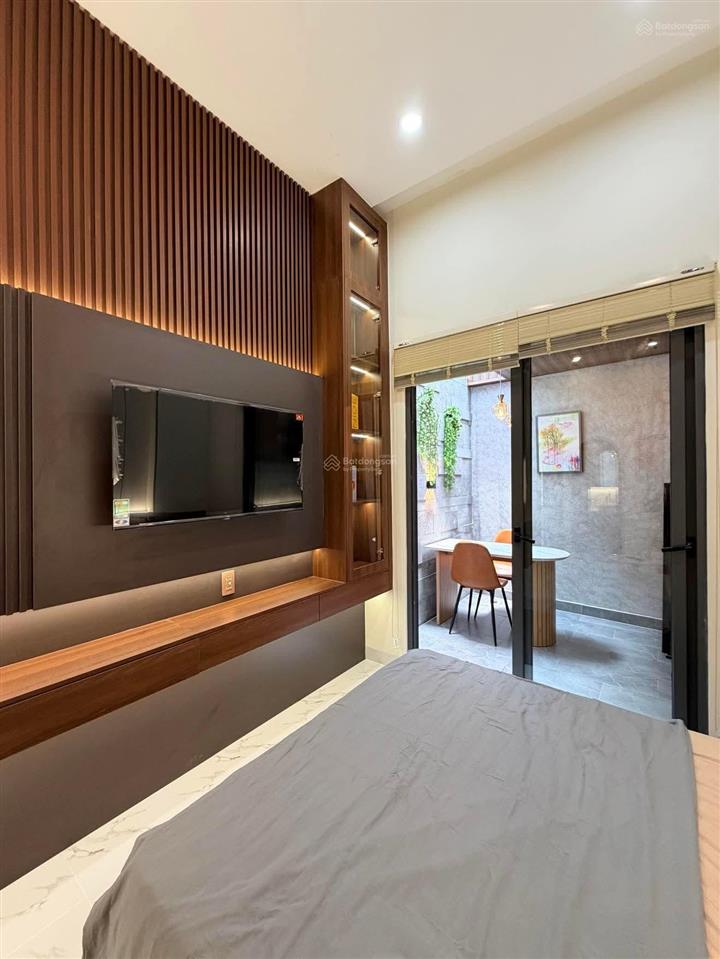 Bán chdv quận 10, 4 tầng 10 phòng, 1, penthouse, thu nhập khoán 100tr/th, chỉ 25,7 tỷ