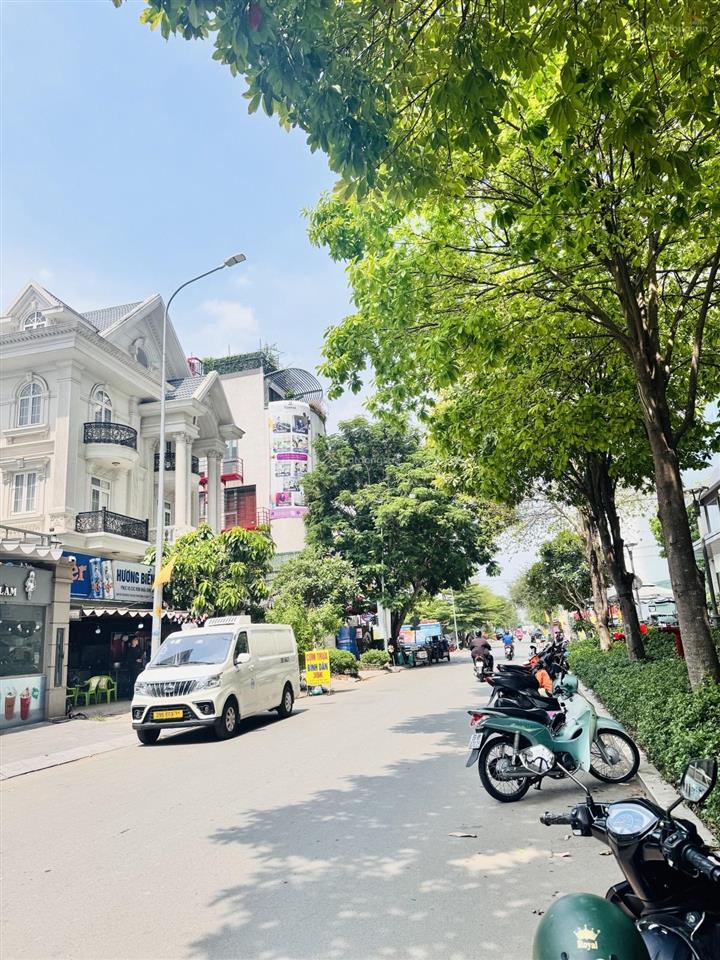 Bán nhà mặt tiền quận 7, 5 lầu, 237m2 ngang 7m chỉ 42 tỷ