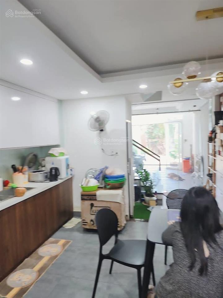 Bán nhà hxh , lô gốc quận 7 , 4 lầu, 4 pn , ngang 4,8m chỉ 9 tỷ