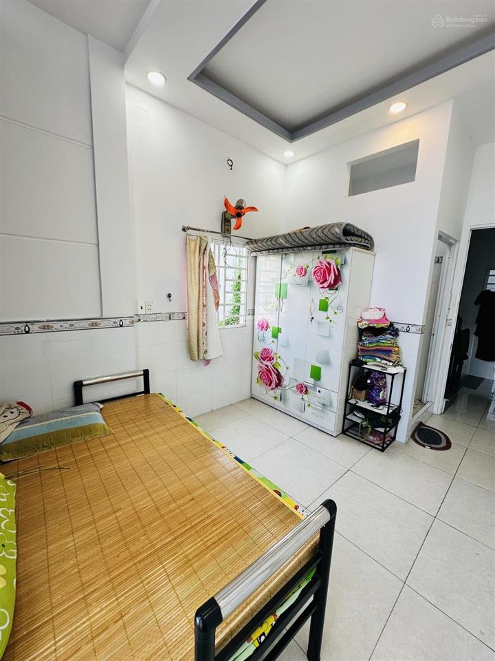 Bán nhà 4 lầu đường mễ cốc, phường 15 q8 , 22m2 chỉ 2,9 tỷ