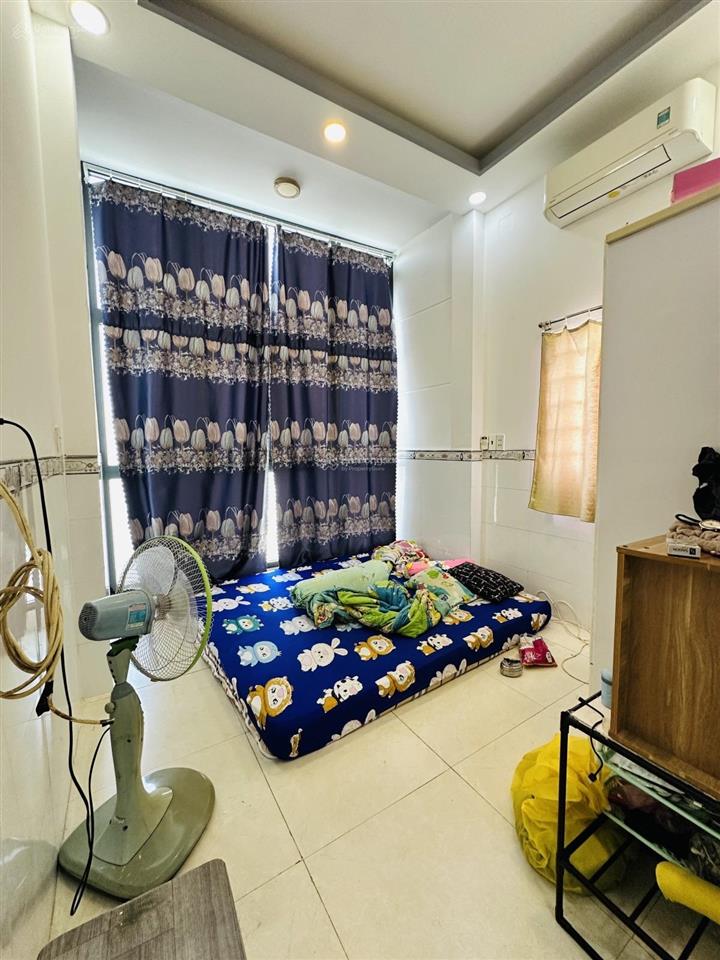 Bán nhà 4 lầu đường mễ cốc, phường 15 q8 , 22m2 chỉ 2,9 tỷ