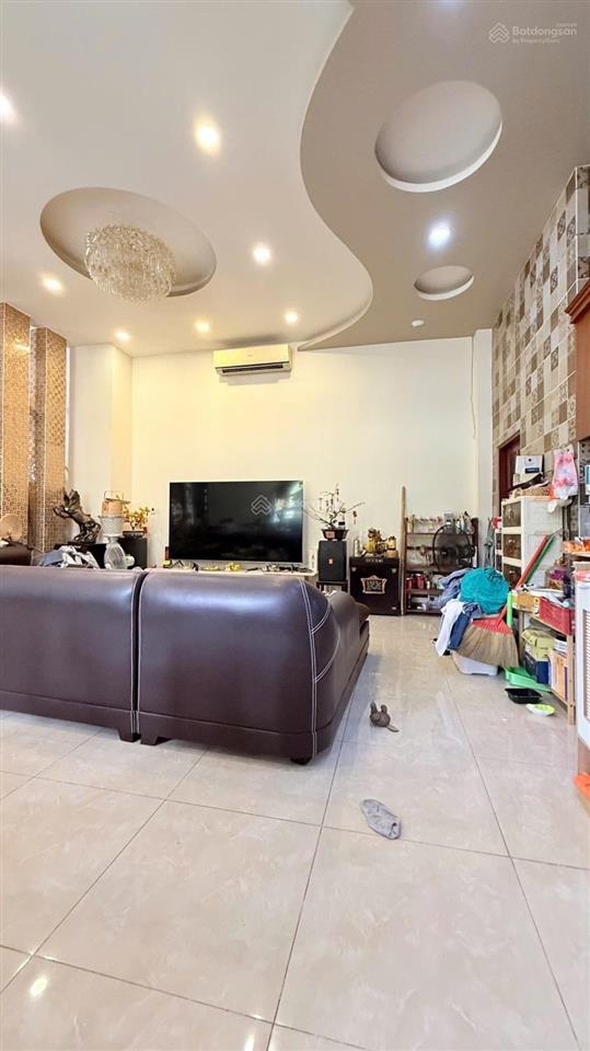 Bán biệt thự 4 lầu 164m2 , 6pn , kdc phong phú, gần bến xe q8 chỉ 17,5 tỷ