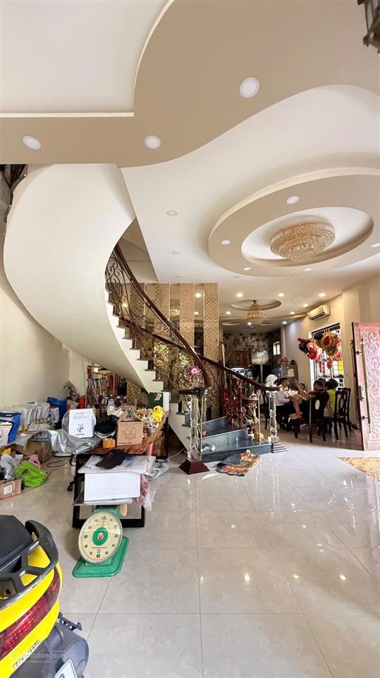 Bán biệt thự 4 lầu 164m2 , 6pn , kdc phong phú, gần bến xe q8 chỉ 17,5 tỷ