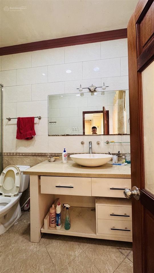 Bán biệt thự khu tên lửa 200m2 , 6 pn , đường 20m chỉ 23 tỷ