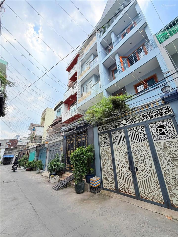 Bán nhà hxh phường 4, quận 8, 4 lầu, ngang 4,2m, 70,1m2, sân thượng, 6pn, chỉ 10,8 tỷ