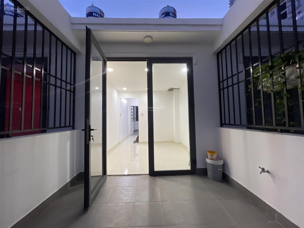 Bán nhà hxh an dương vương quận 8, 1 trệt, 2 lầu sân thượng, 4 pn chỉ 6 tỷ