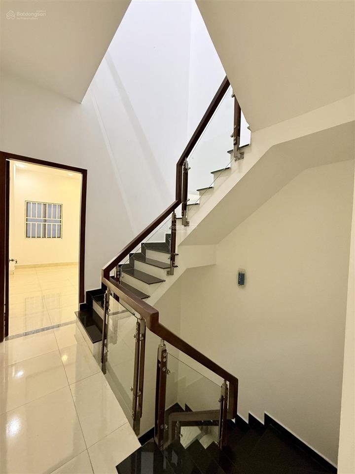Bán nhà hxh an dương vương quận 8, 1 trệt, 2 lầu sân thượng, 4 pn chỉ 6 tỷ
