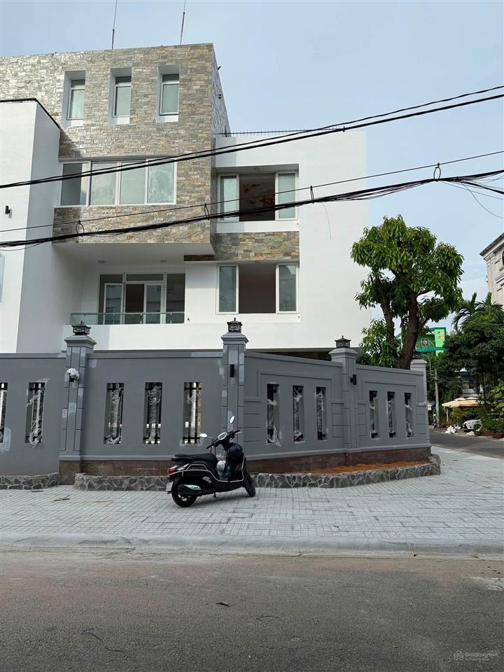 Bán biệt thự mặt tiền lô gốc khu tên lửa, bình tân, 4 lầu thang máy, hồ bơi, 388m2, chỉ 39,5 tỷ