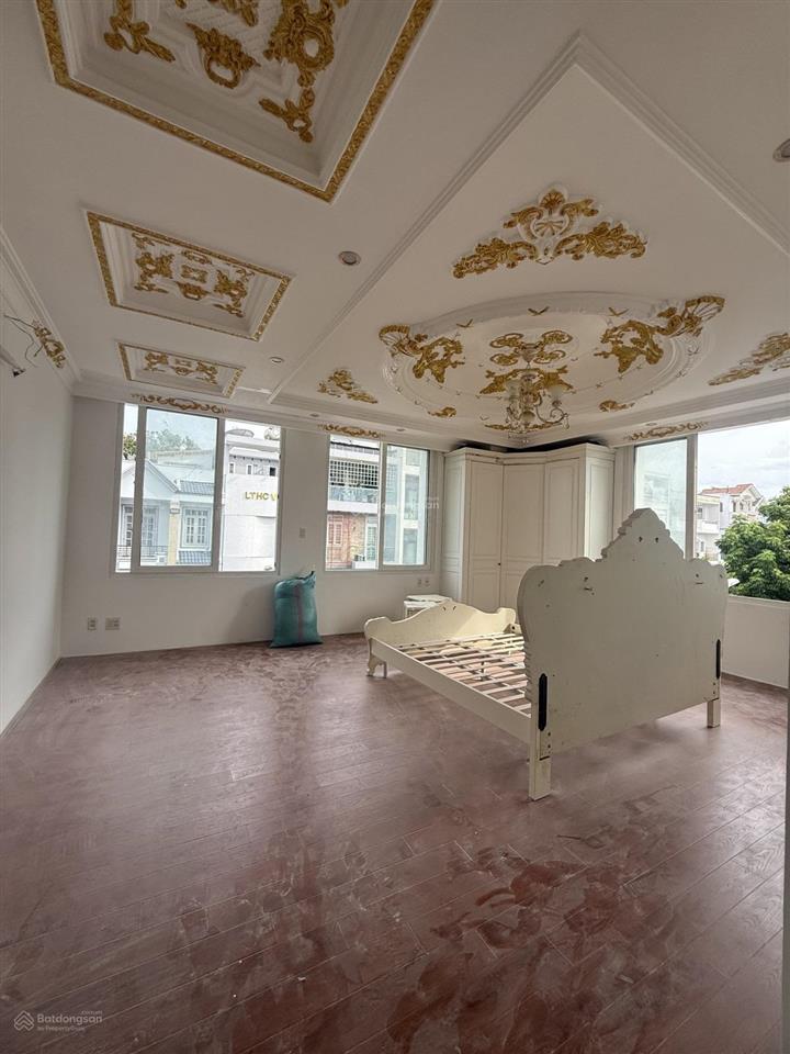 Bán biệt thự mặt tiền lô gốc khu tên lửa, bình tân, 4 lầu thang máy, hồ bơi, 388m2, chỉ 39,5 tỷ