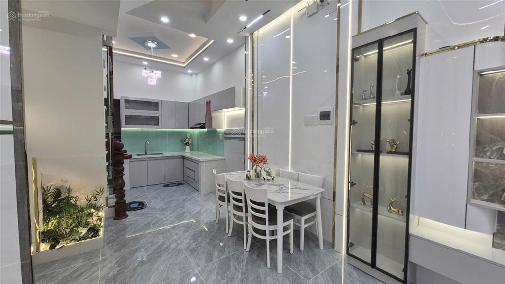 Bán nhà 4 lầu, 4pn, hưng phú, chánh hưng quận 8 chỉ 6,98 tỷ