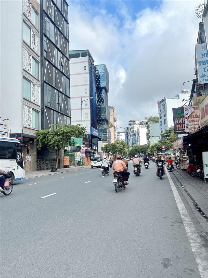 Bán nhà mặt tiền đường bạch đằng, phường 2 tân bình, hầm, thang máy, 7 lầu chỉ 30 tỷ