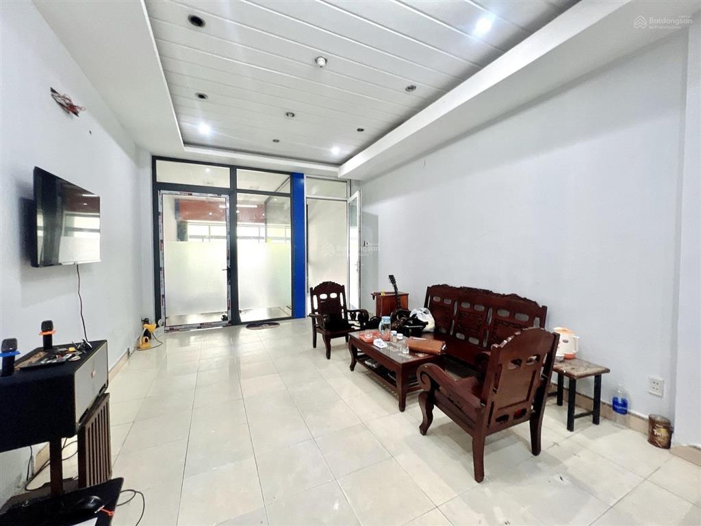 Bán nhà mặt tiền đường bạch đằng, phường 2 tân bình, hầm, thang máy, 7 lầu chỉ 30 tỷ