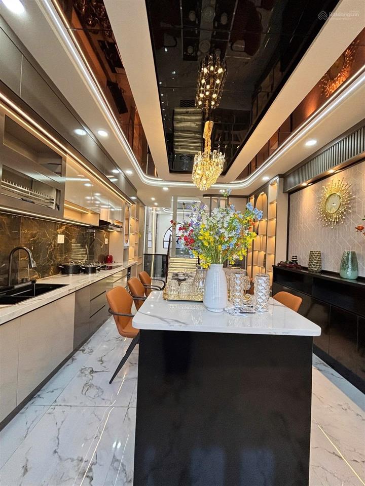 Bán nhà 6 lầu, thang máy mã lò, bình tân, 5pn, 88m2 chỉ 8,95 tỷ