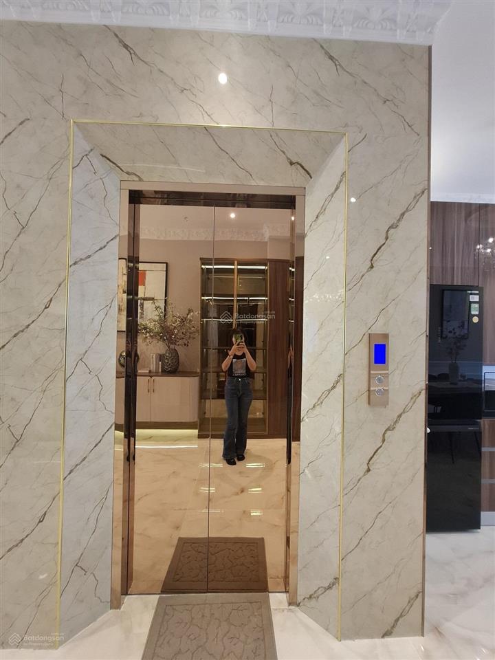Bán nhà mặt tiền trần thị trọng, phường 15 tân bình 7 lầu, thang máy , 7pn , 70m2 chỉ 17,5 tỷ
