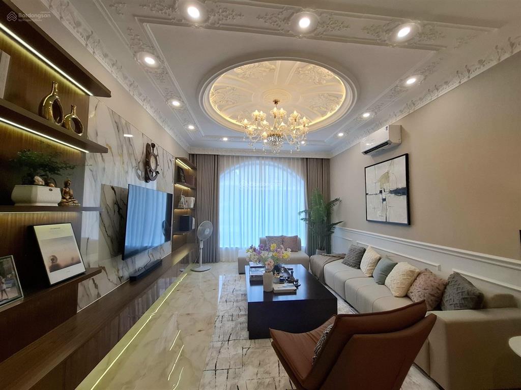 Bán nhà mặt tiền trần thị trọng, phường 15 tân bình 7 lầu, thang máy , 7pn , 70m2 chỉ 17,5 tỷ