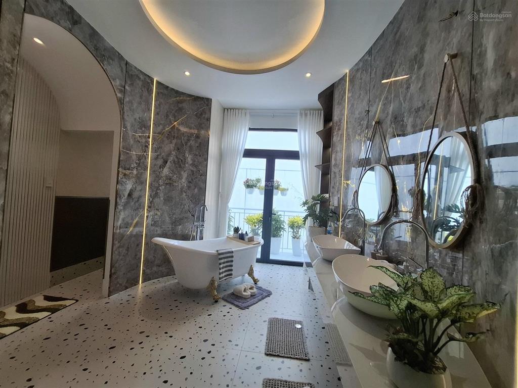 Bán nhà mặt tiền trần thị trọng, phường 15 tân bình 7 lầu, thang máy , 7pn , 70m2 chỉ 17,5 tỷ
