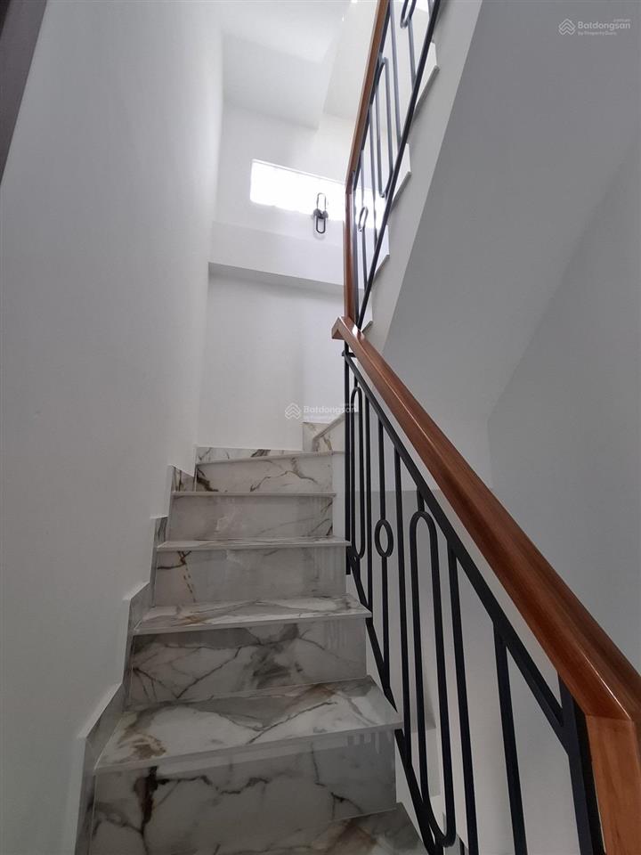 Bán nhà 4 lầu, 4pn, hẻm ba gác, hưng phú, chánh hưng quận 8, chỉ 5,2 tỷ