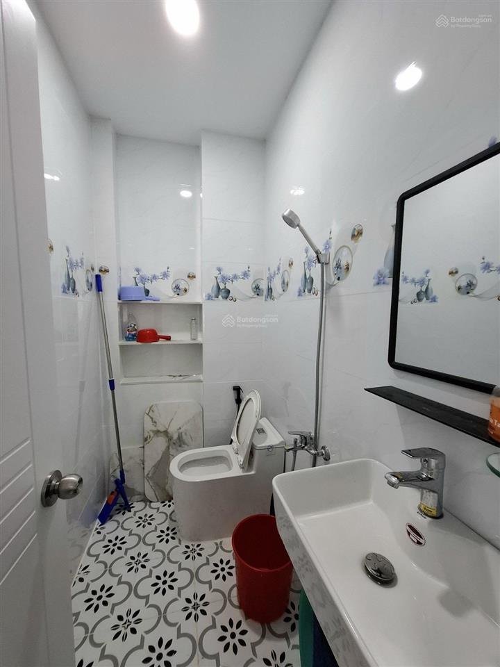 Bán nhà 4 lầu, 4pn, hẻm ba gác, hưng phú, chánh hưng quận 8, chỉ 5,2 tỷ