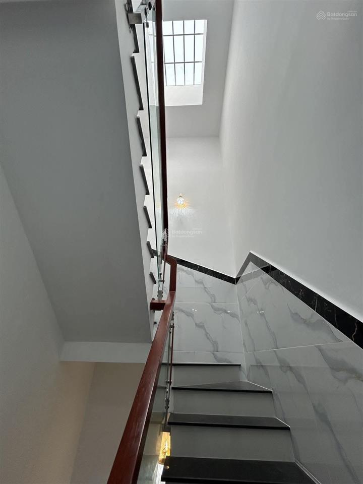 Bán nhà hương lộ 2 , bình tân, hxh , 5 lầu 5pn , 64m2 chỉ 6,9 tỷ