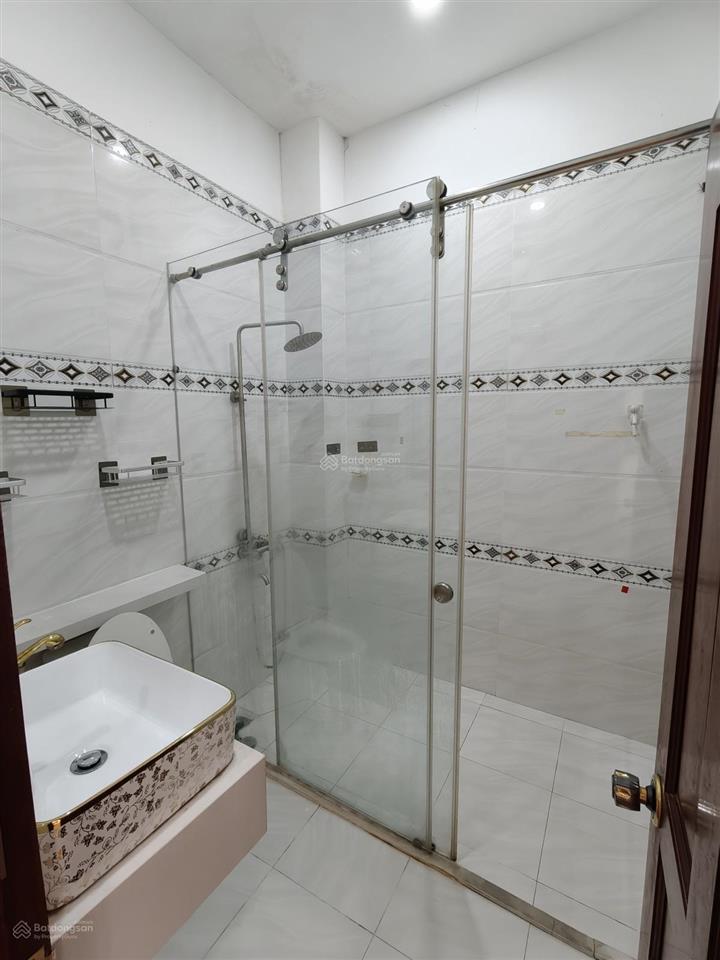 Bán nhà mặt tiền phường 16, quận 8, 4 lầu 5pn, dt 86m2 chỉ 9,3 tỷ