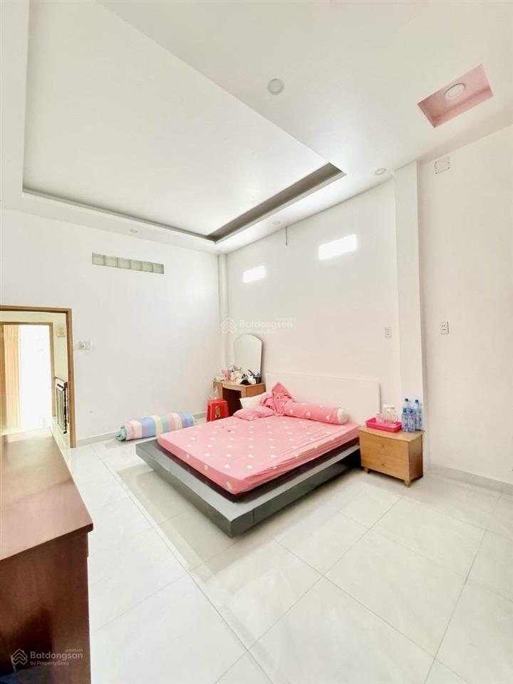Bán nhà mặt tiền bàu cát 3, tân bình, 4 lầu, 5pn, dt 72m2 chỉ 14 tỷ
