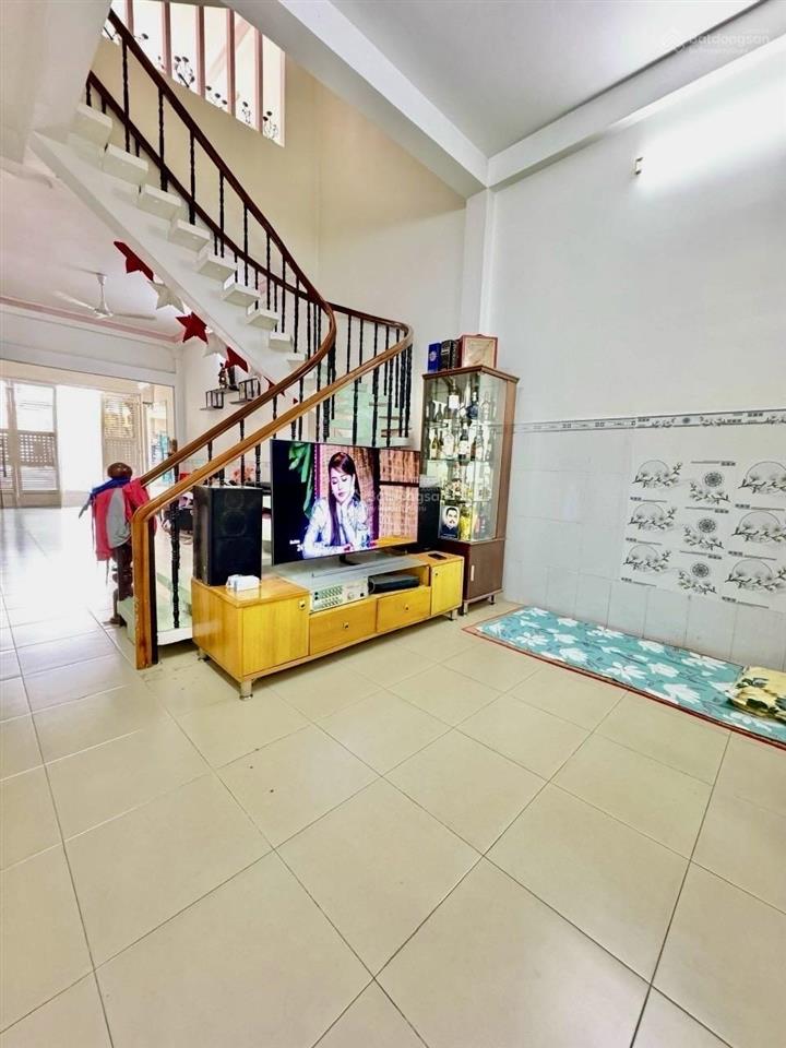 Bán nhà mặt tiền bàu cát 3, tân bình, 4 lầu, 5pn, dt 72m2 chỉ 14 tỷ