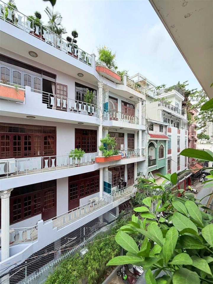 Bán biệt thự cổ quận 10, 3 lầu, 8pn, 182m2 chỉ 46,5 tỷ
