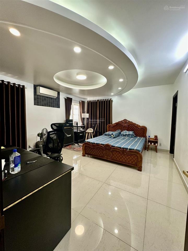 Bán biệt thự khu tên lửa, 200m2, hầm, 3 lầu, sân thượng chỉ 28 tỷ