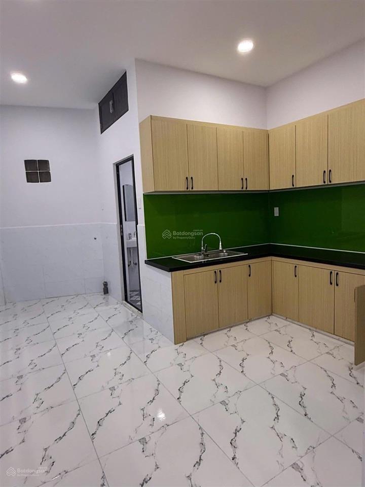 Bán nhà 3 lầu, 4pn lê thành phương quận 8 chỉ 4,88 tỷ
