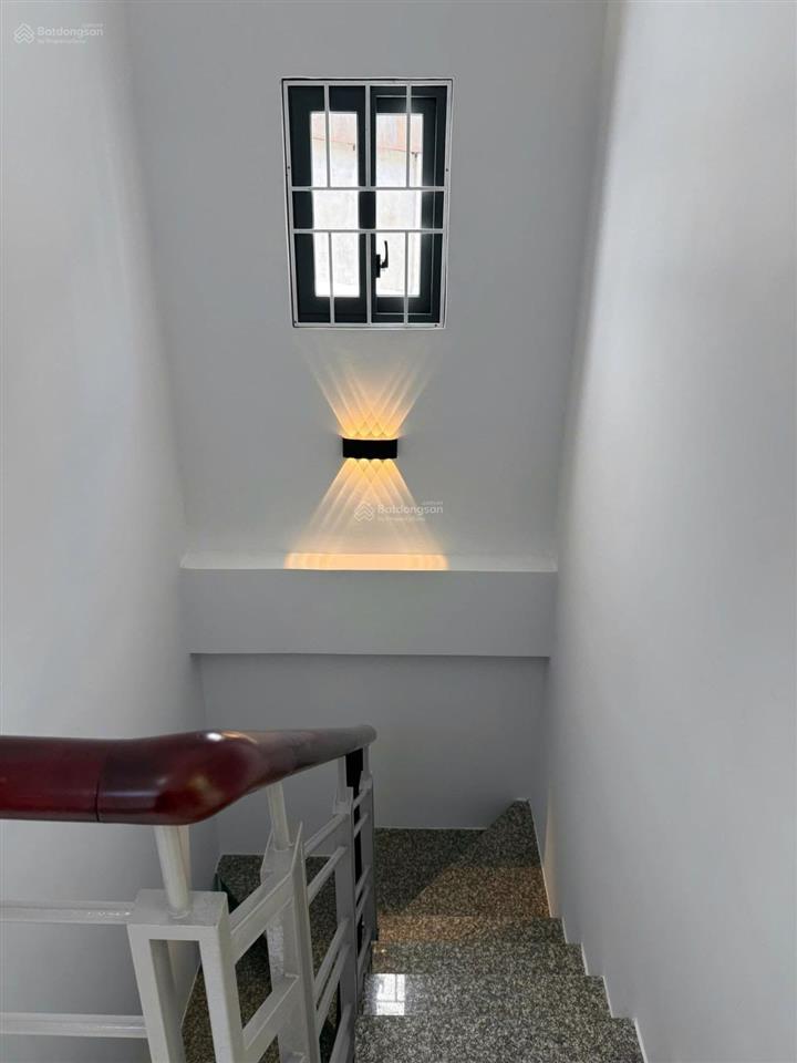 Bán nhà 3 lầu, 4pn lê thành phương quận 8 chỉ 4,88 tỷ