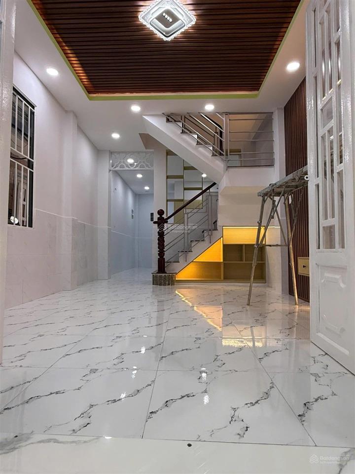 Bán nhà 3 lầu, 4pn lê thành phương quận 8 chỉ 4,88 tỷ