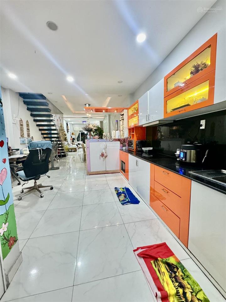Bán nhà mặt tiền phường 15 quận 8, 3 lầu , 320m2 , ngang hơn 10m chỉ 23,3 tỷ