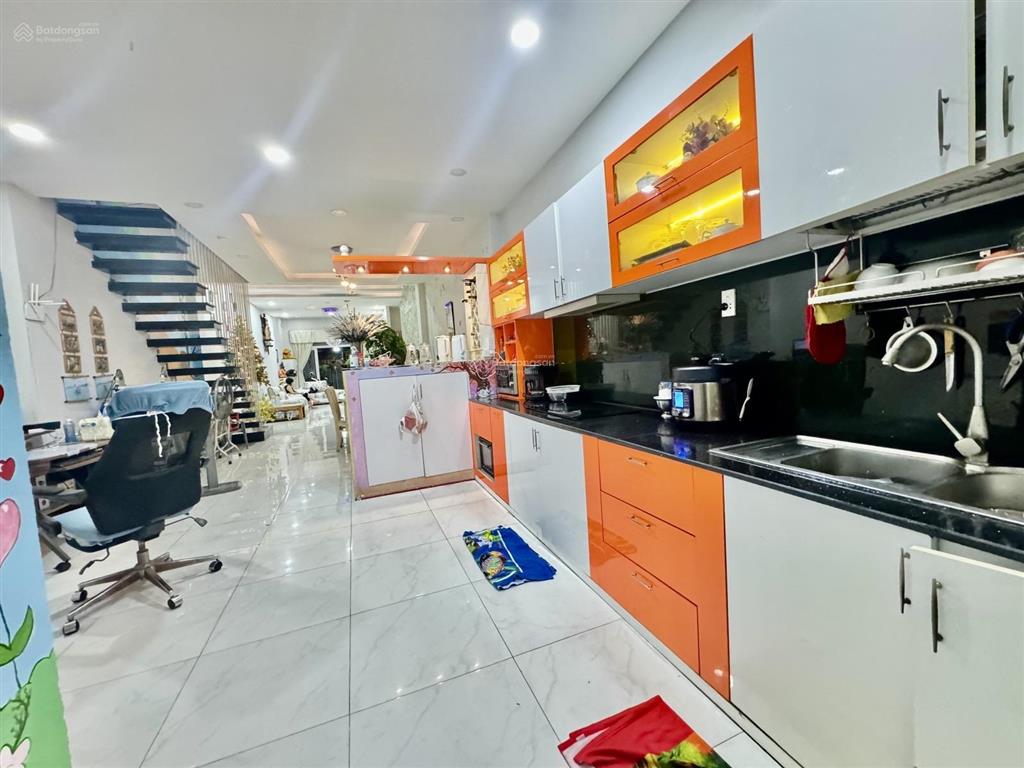 Bán nhà mặt tiền phường 15 quận 8, 3 lầu , 320m2 , ngang hơn 10m chỉ 23,3 tỷ