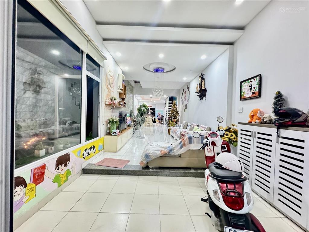 Bán nhà mặt tiền phường 15 quận 8, 3 lầu , 320m2 , ngang hơn 10m chỉ 23,3 tỷ