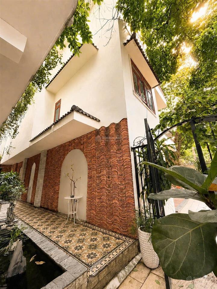 Bán biệt thự khi sân bay, 3 lầu, 348m2 đường sông nhuệ, tân bình có 7pn chỉ 64 tỷ